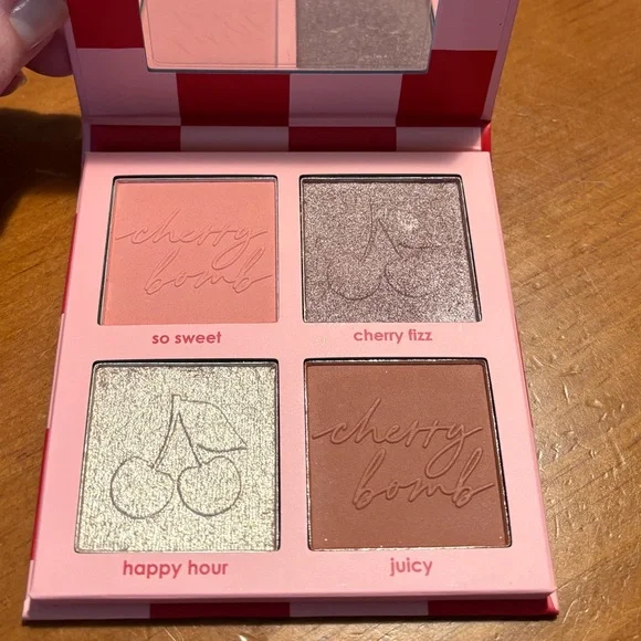 Ciate London Cherry Bomb Blush & Highlighter Palette - Picture 7 of 16